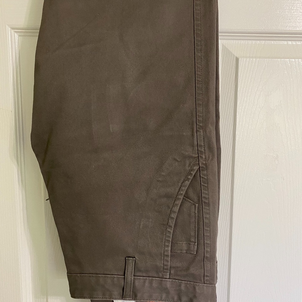 Dockers slim fit  signature Khakis 34/30 Brown